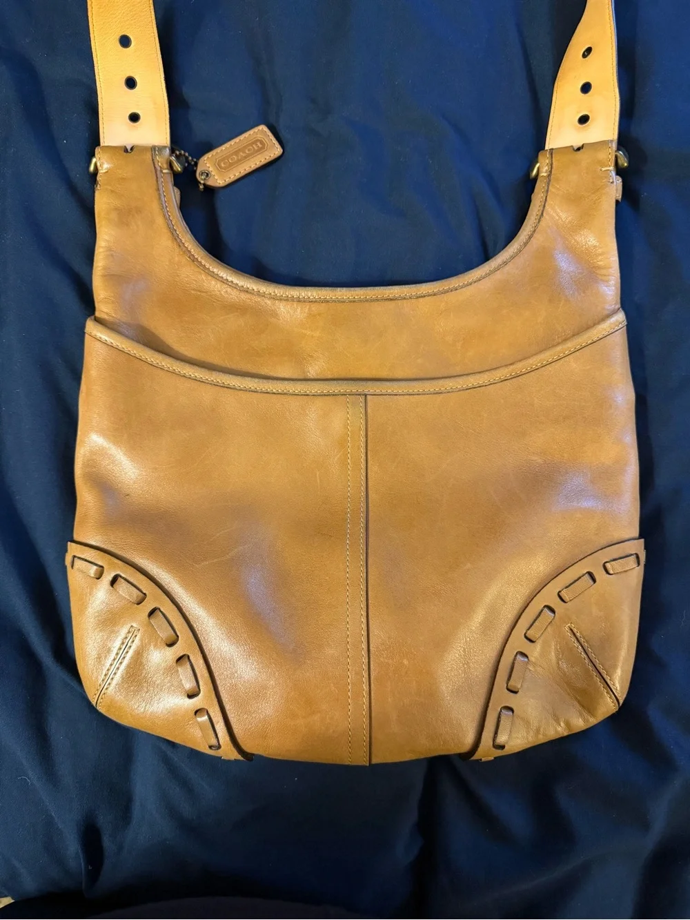 Coach Women's Leather crossbody Bag in tan. Style 9540 - Picture 8 of 11